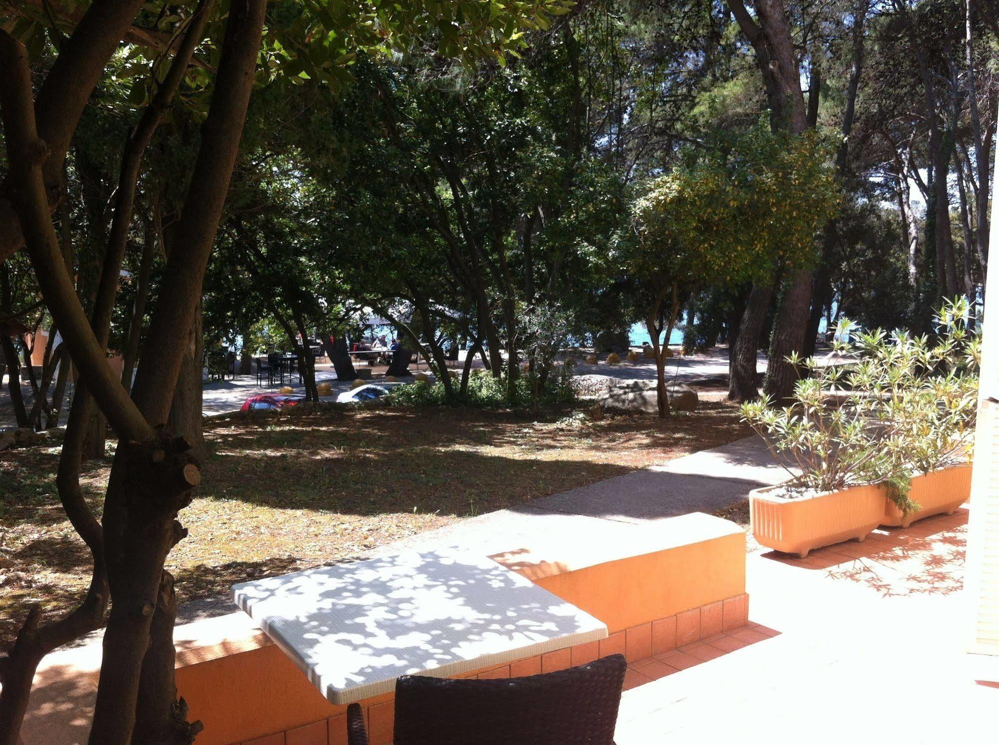 Hotel Lovorka - Drazica Krk Town